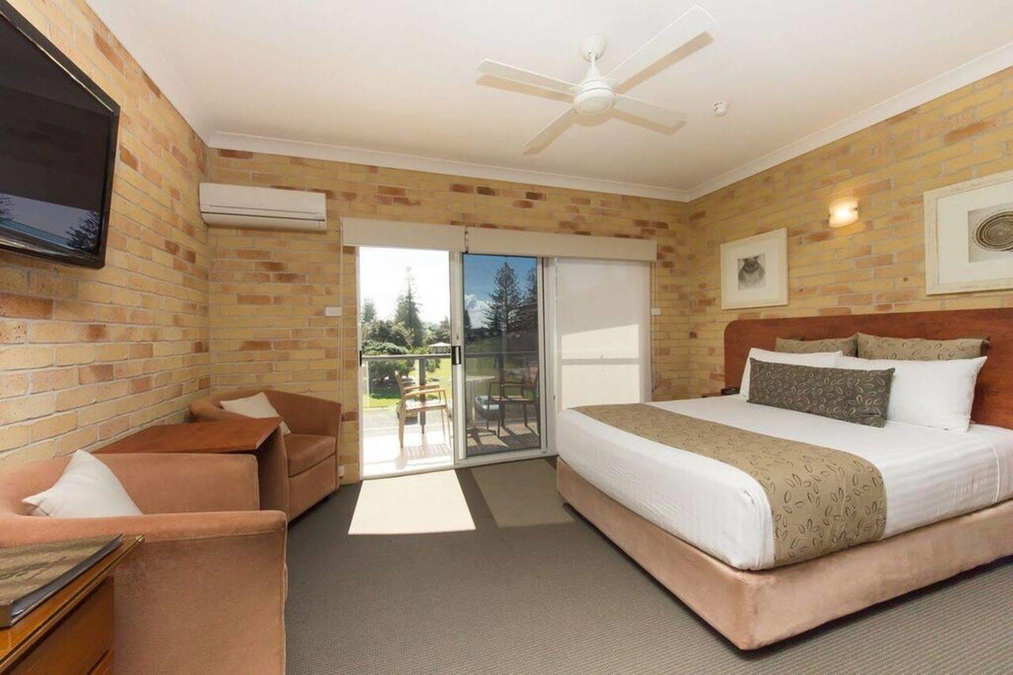 Yamba Beach Motel Exterior photo